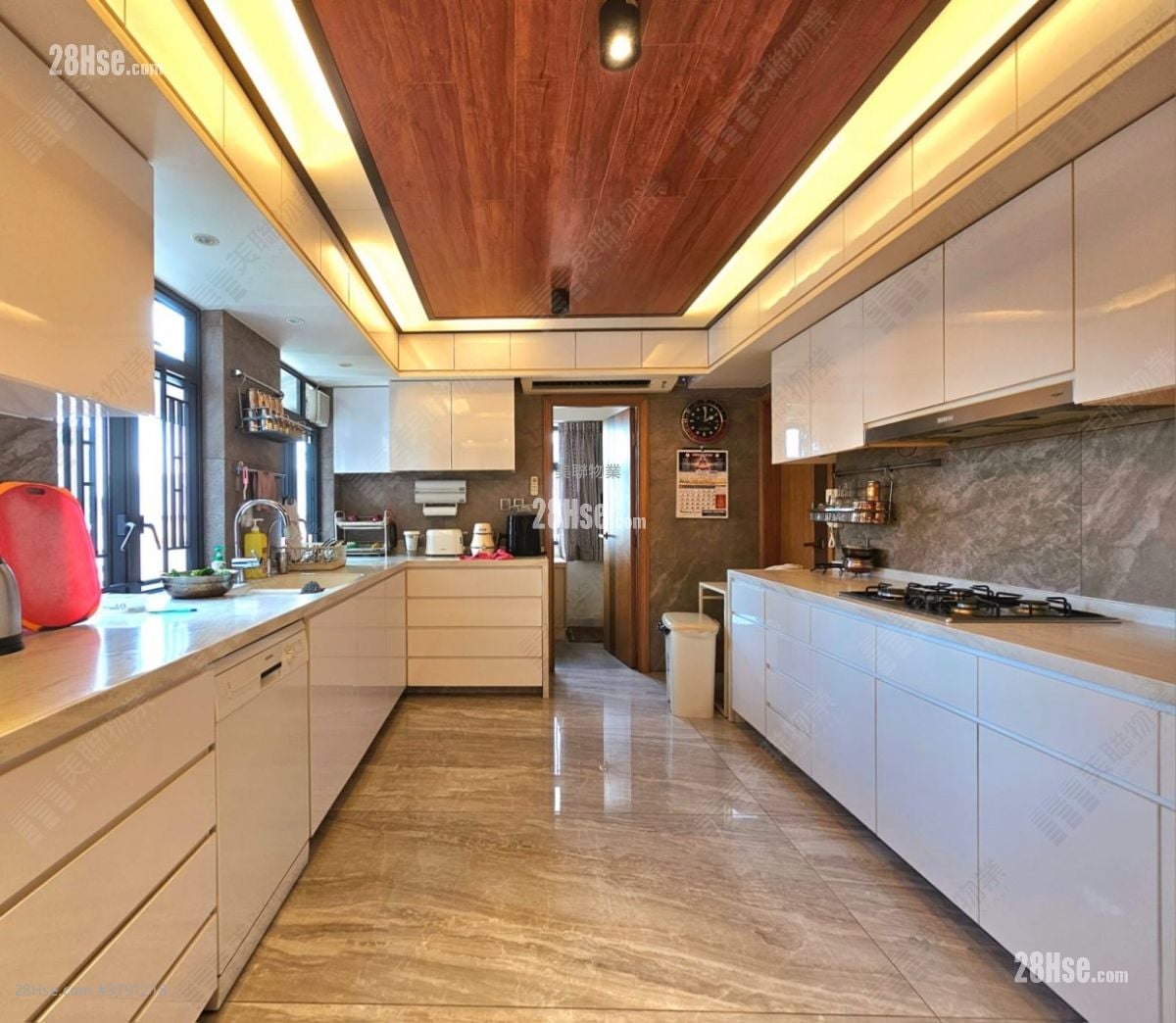 Sunview Garden Sell 5+ Bedrooms 2,347 ft²