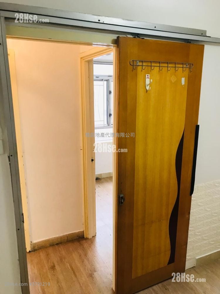 Hong Tin Court Rental 2 Bedrooms 420 ft²