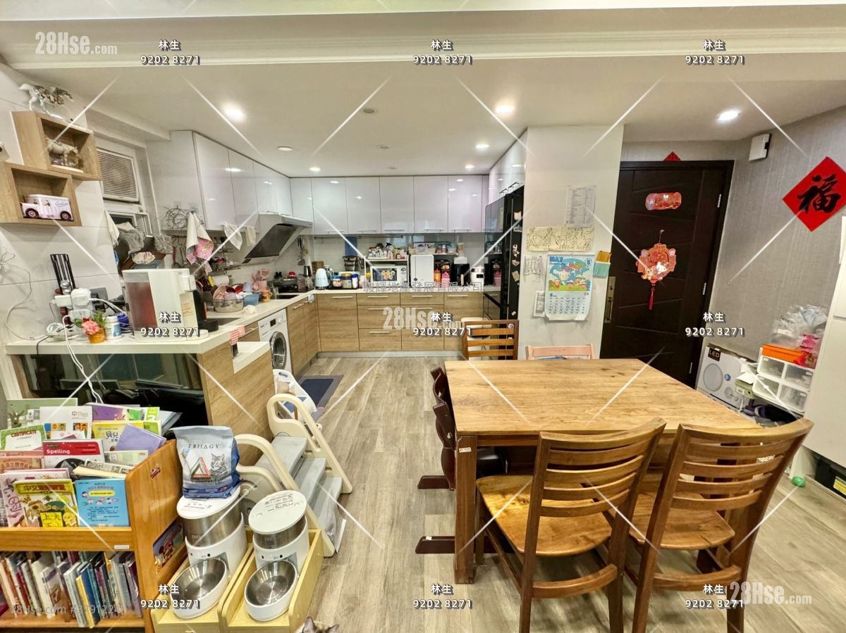 Diamond Building Sell 3 Bedrooms , 2 Bathrooms 836 ft²