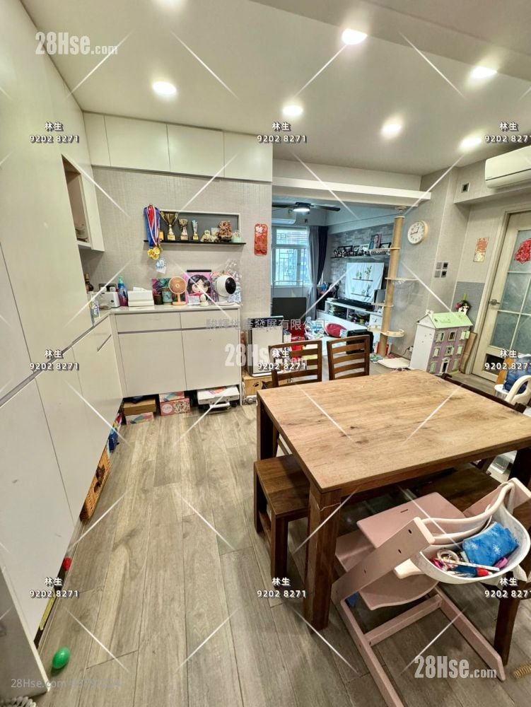 Diamond Building Sell 3 Bedrooms , 2 Bathrooms 836 ft²