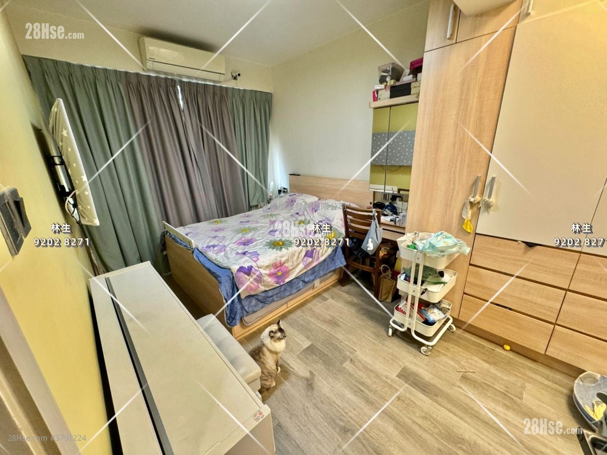 Diamond Building Sell 3 Bedrooms , 2 Bathrooms 836 ft²