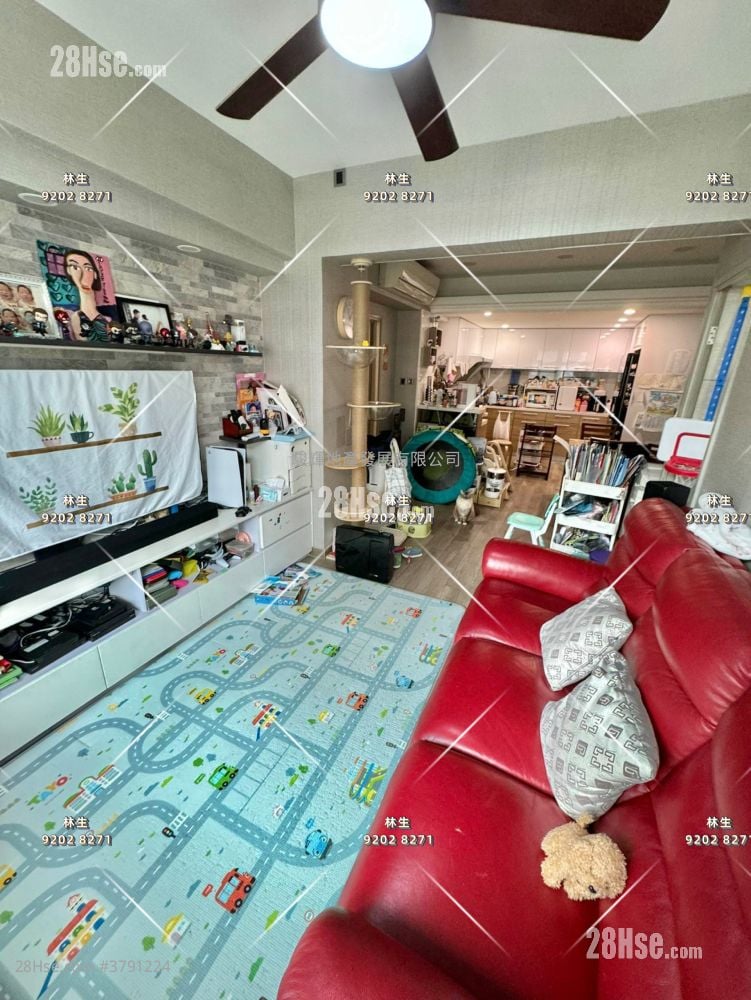 Diamond Building Sell 3 Bedrooms , 2 Bathrooms 836 ft²