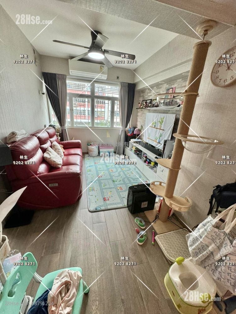 Diamond Building Sell 3 Bedrooms , 2 Bathrooms 836 ft²