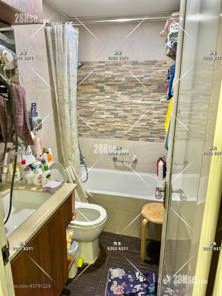 Diamond Building Sell 3 Bedrooms , 2 Bathrooms 836 ft²