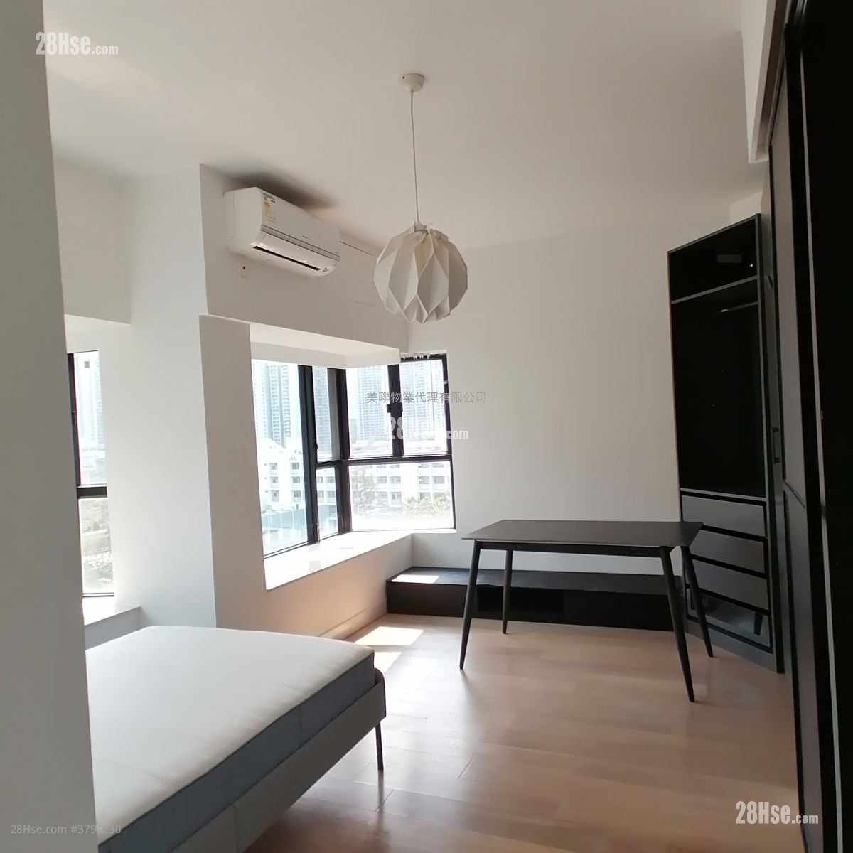 蓝天海岸 售盘 561 平方尺