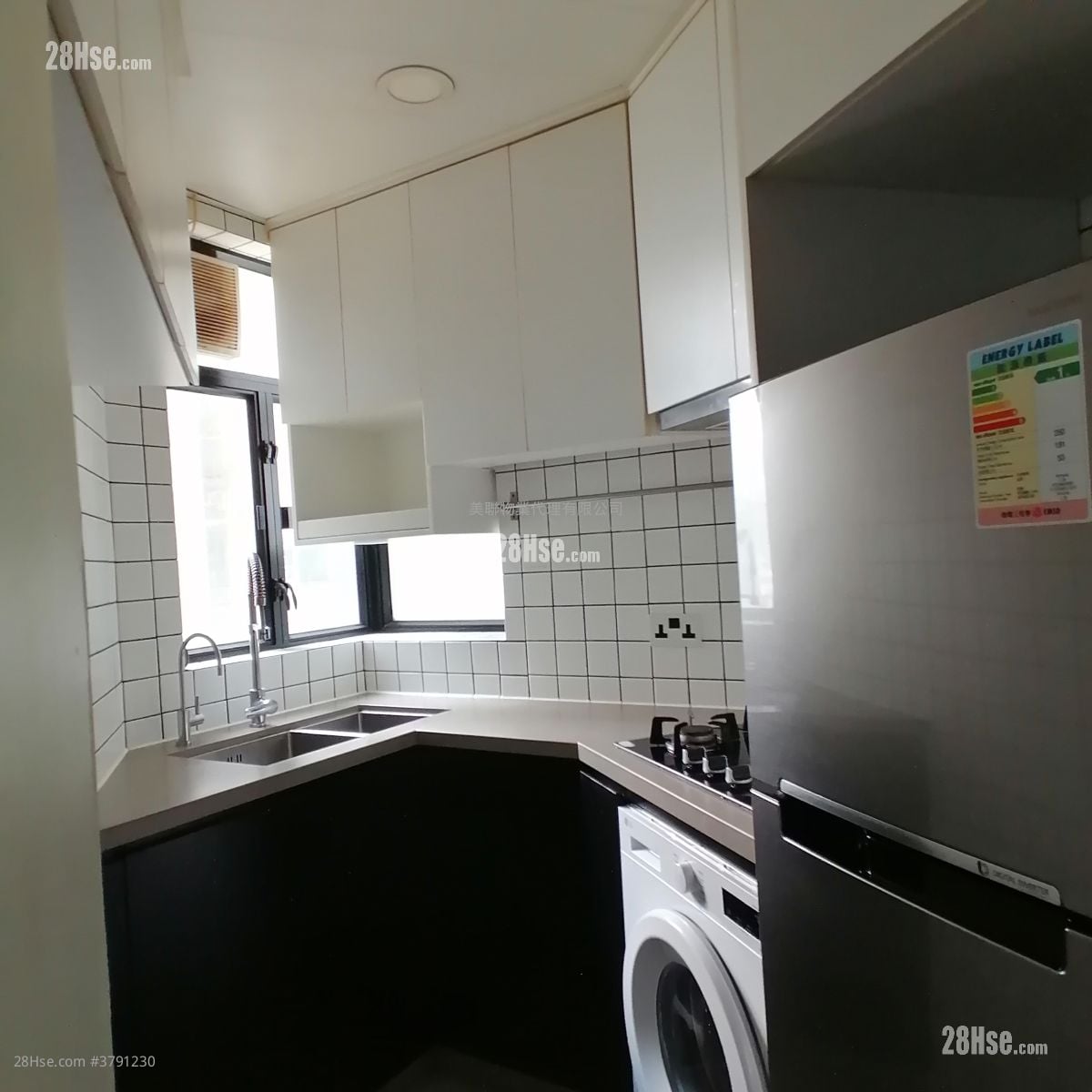 蓝天海岸 售盘 561 平方尺