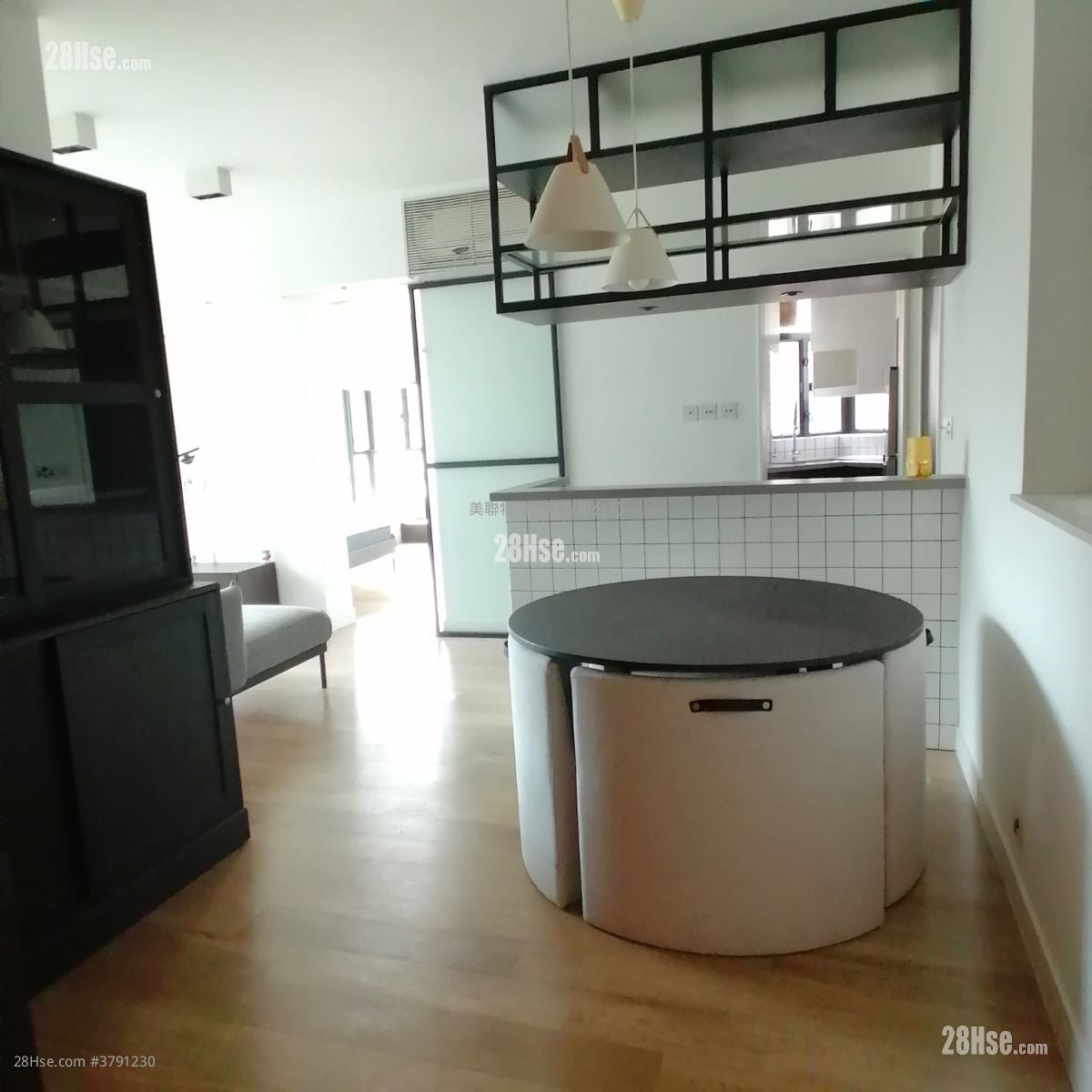 蓝天海岸 售盘 561 平方尺