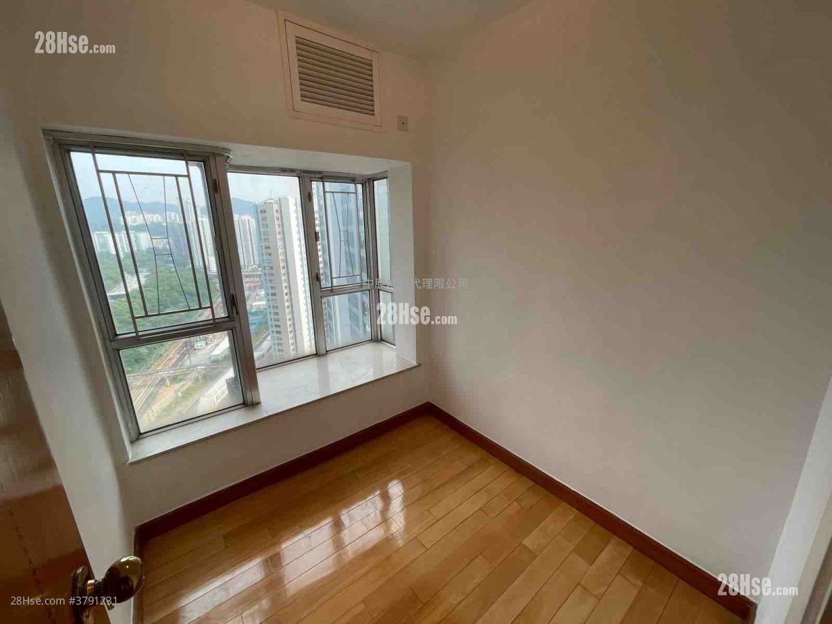 bedroom 1: Discovery Park Sell 2 Bedrooms , 1 Bathroom 477 ft²