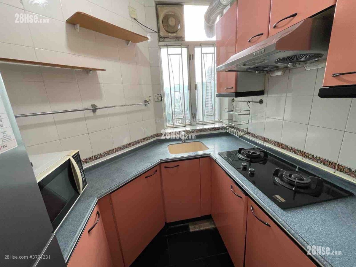 kitchen: Discovery Park Sell 2 Bedrooms , 1 Bathroom 477 ft²