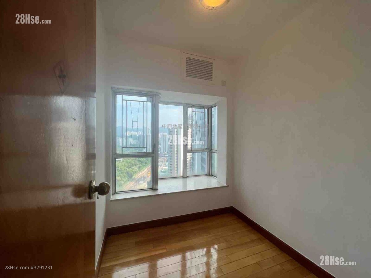 bedroom 1: Discovery Park Sell 2 Bedrooms , 1 Bathroom 477 ft²