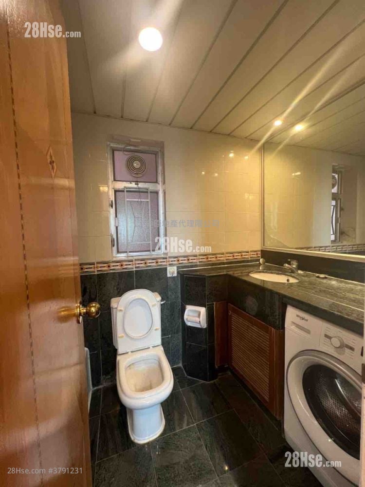 bathroom: Discovery Park Sell 2 Bedrooms , 1 Bathroom 477 ft²