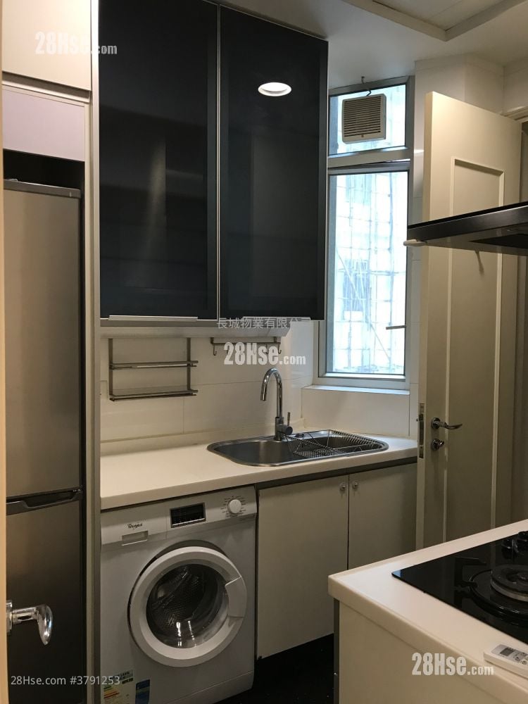 Casa 880 售盘 3 房 , 2 浴室 792 平方尺