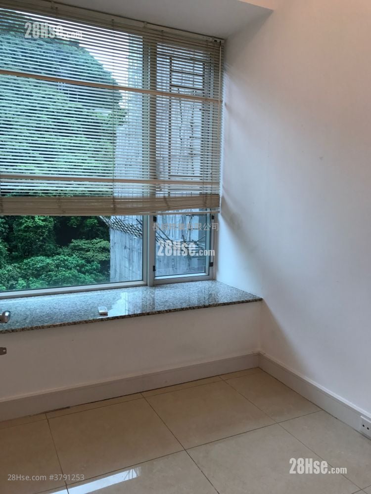 Casa 880 售盘 3 房 , 2 浴室 792 平方尺