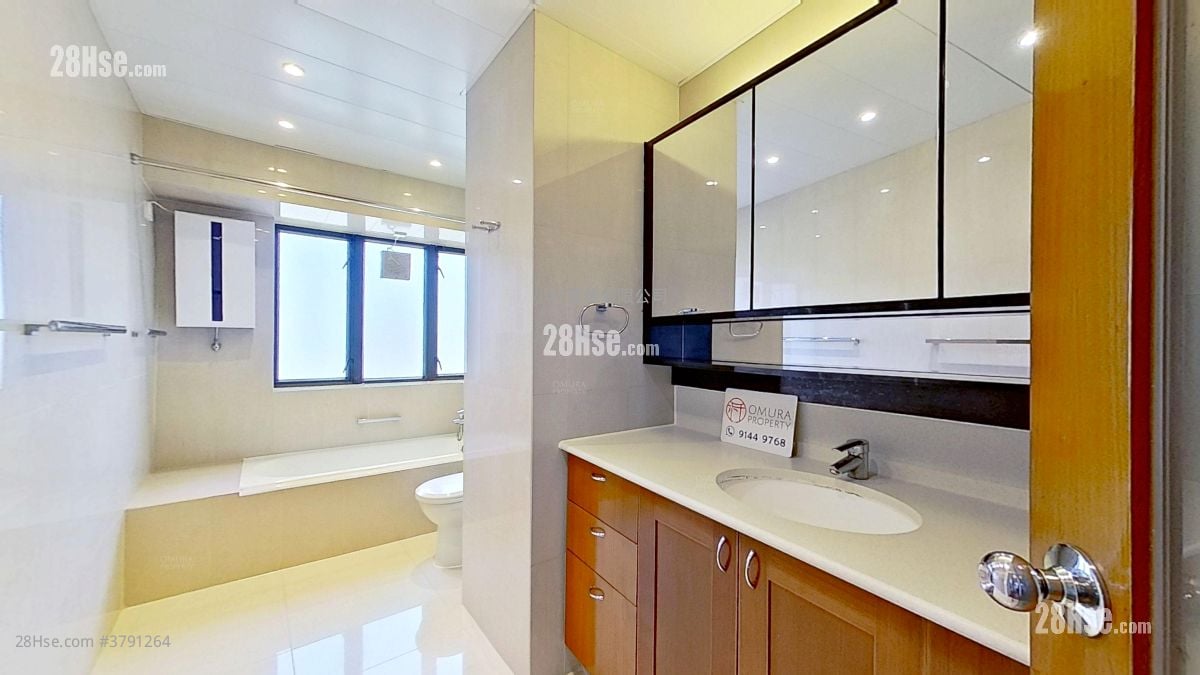 浴室: 竹林苑 租盘 2 房 , 1 浴室 770 平方尺