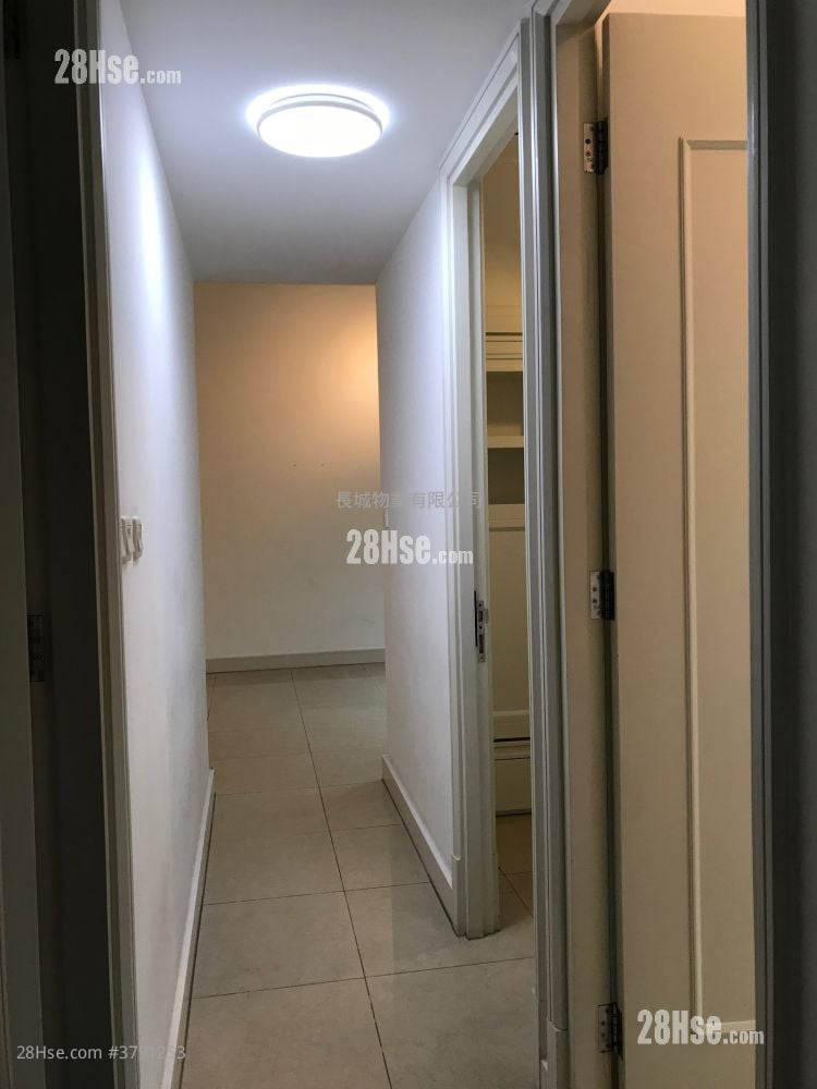 Casa 880 售盘 3 房 , 2 浴室 792 平方尺