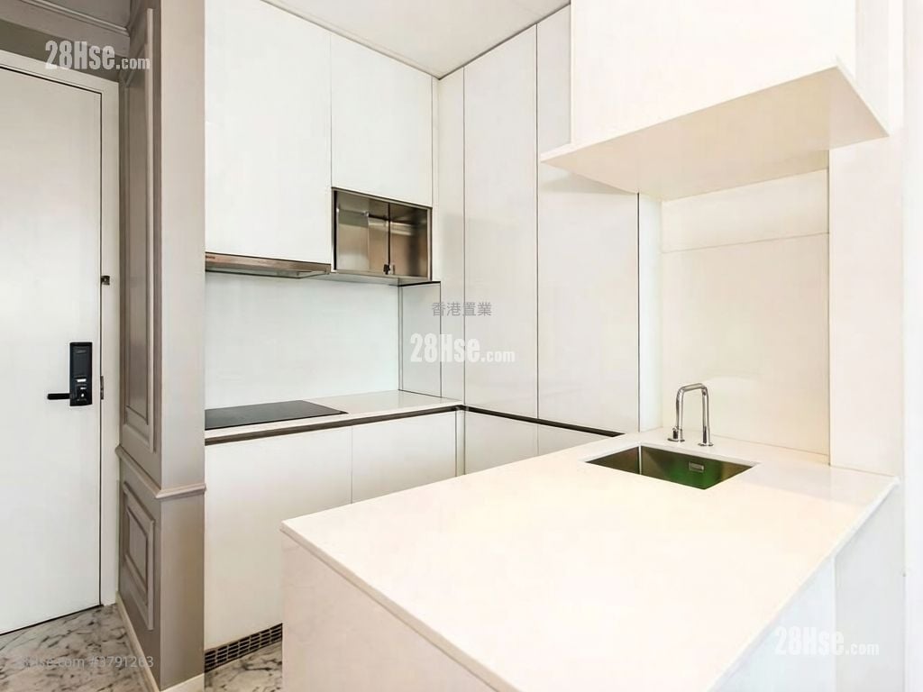 The Gloucester Rental Studio , 1 Bathroom 368 ft²