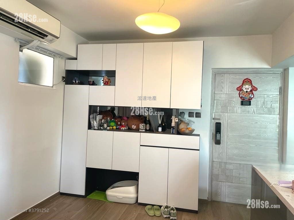 Charming Garden Sell 2 Bedrooms 456 ft²