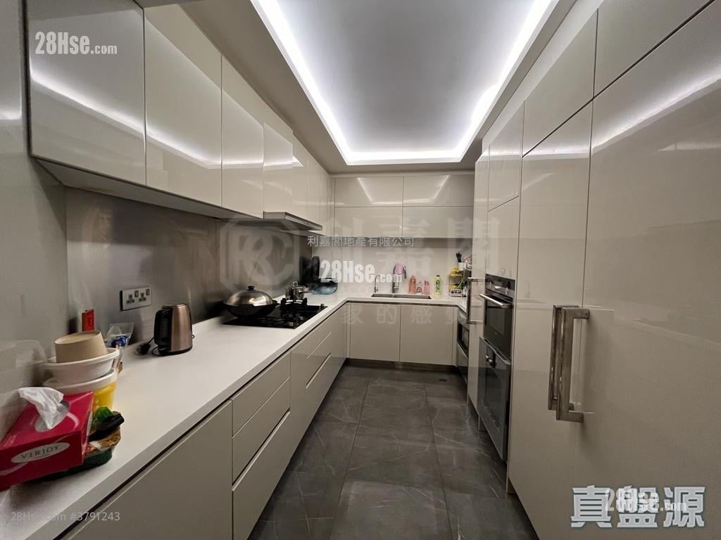 Laguna Verde Sell 5+ Bedrooms 1,113 ft²