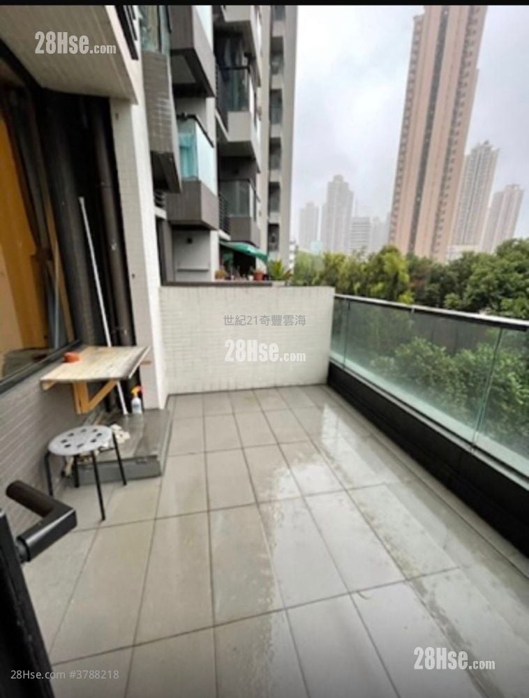 The.met.blossom Sell Studio , 1 Bathroom 200 ft²