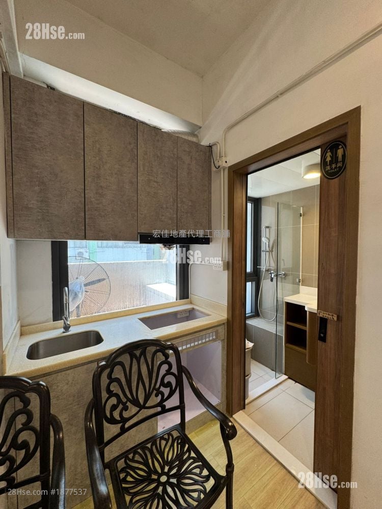 The Icon Rental 1 Toilet