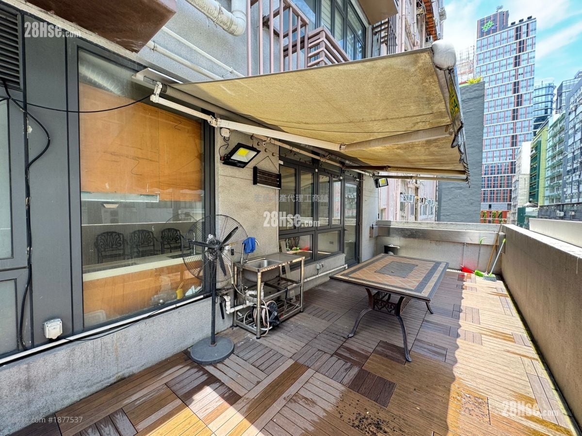 The Icon Rental 1 Toilet