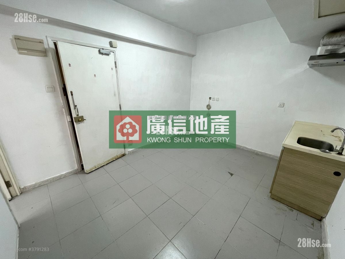 Cheong Fai Mansion Sell 1 Bedroom , 1 Bathroom 219 ft²