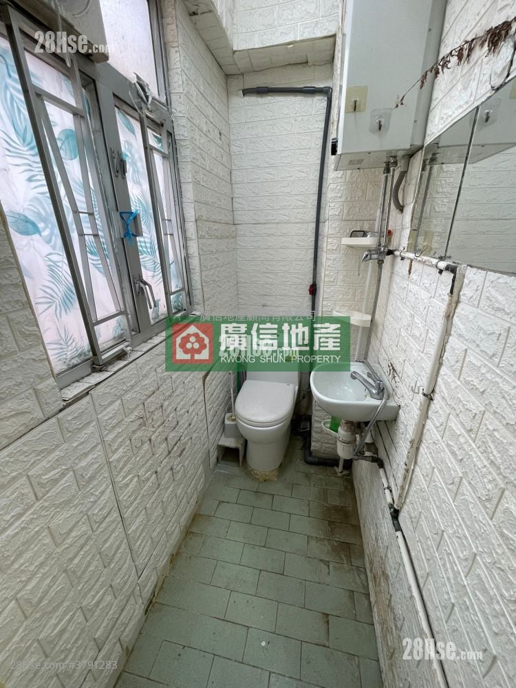 Cheong Fai Mansion Sell 1 Bedroom , 1 Bathroom 219 ft²