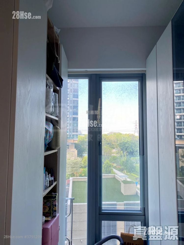 峻峦 售盘 3 房 , 1 浴室 649 平方尺