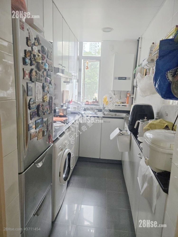 Kam Lung Court Sell 3 Bedrooms , 1 Bathroom 645 ft²