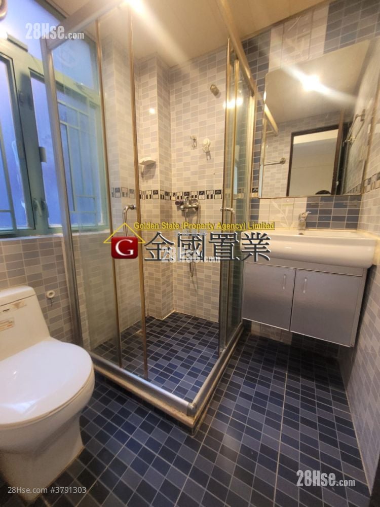 Celebrity Court Rental 2 Bedrooms , 1 Bathroom 300 ft²