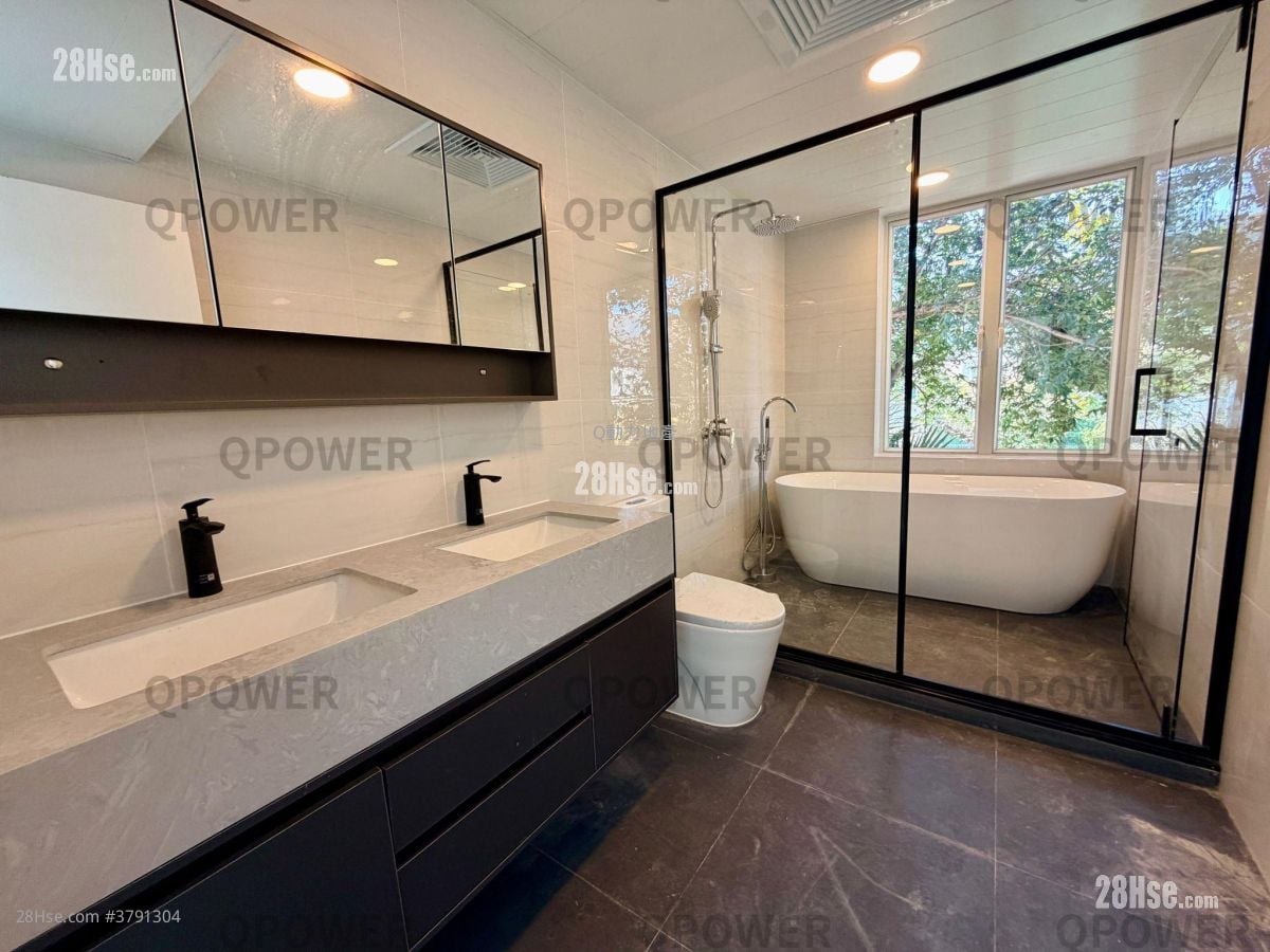 柏丽湾别墅 租盘 4 房 1,332 平方尺