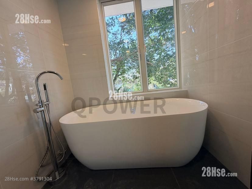 柏丽湾别墅 租盘 4 房 1,332 平方尺