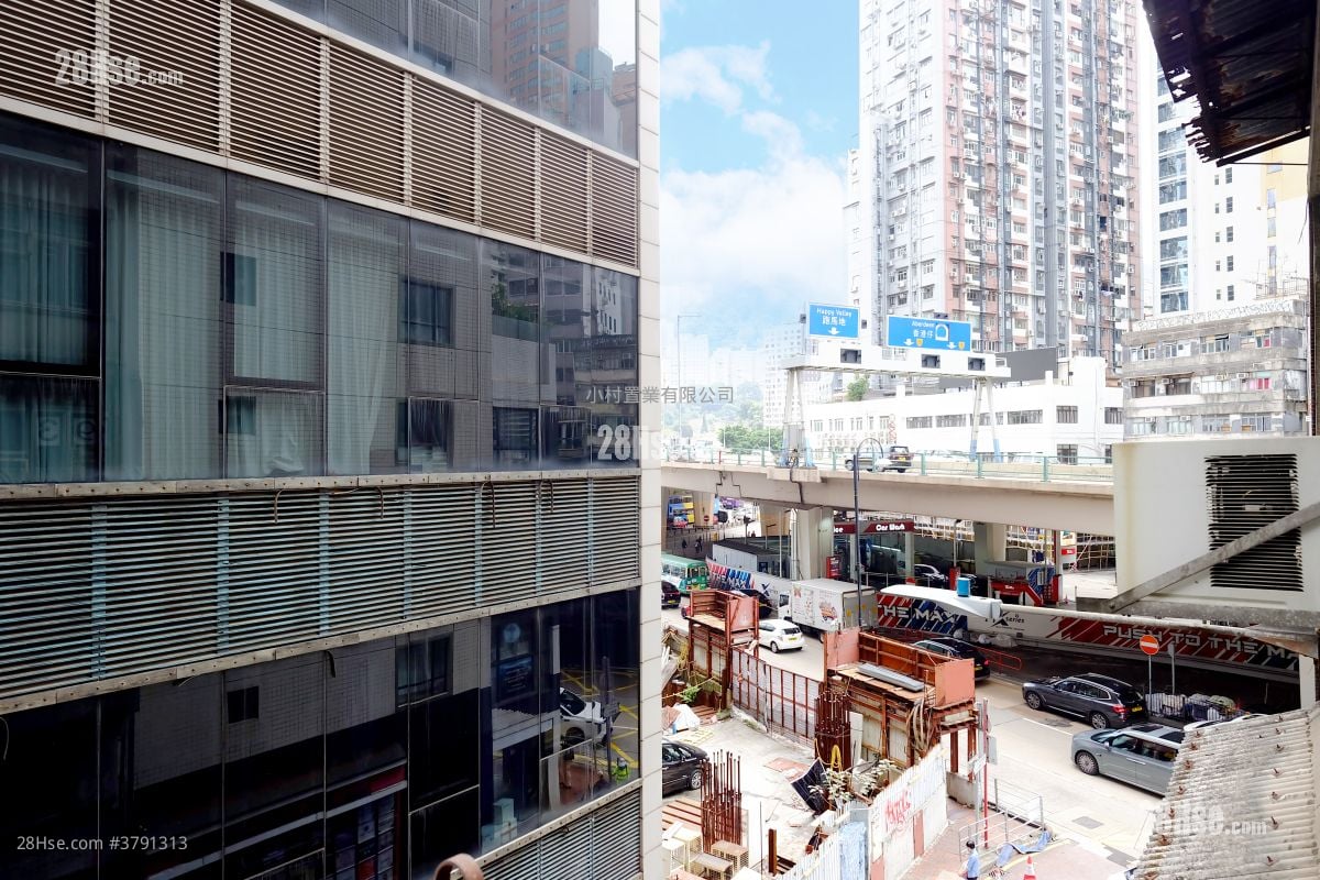 View: 35-37 Yiu Wa Street Rental 2 Bedrooms , 1 Bathroom 450 ft²