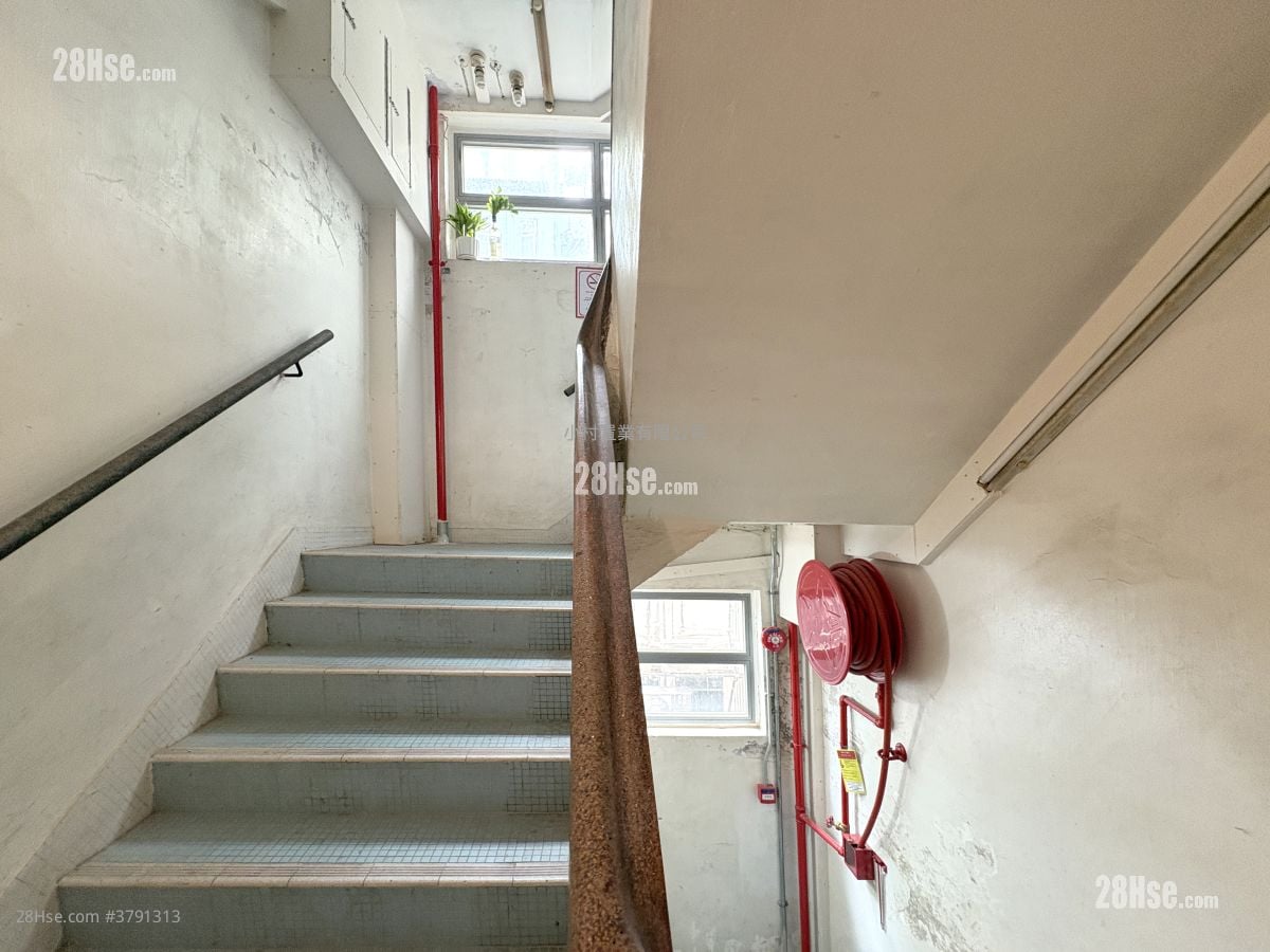 other: 35-37 Yiu Wa Street Rental 2 Bedrooms , 1 Bathroom 450 ft²