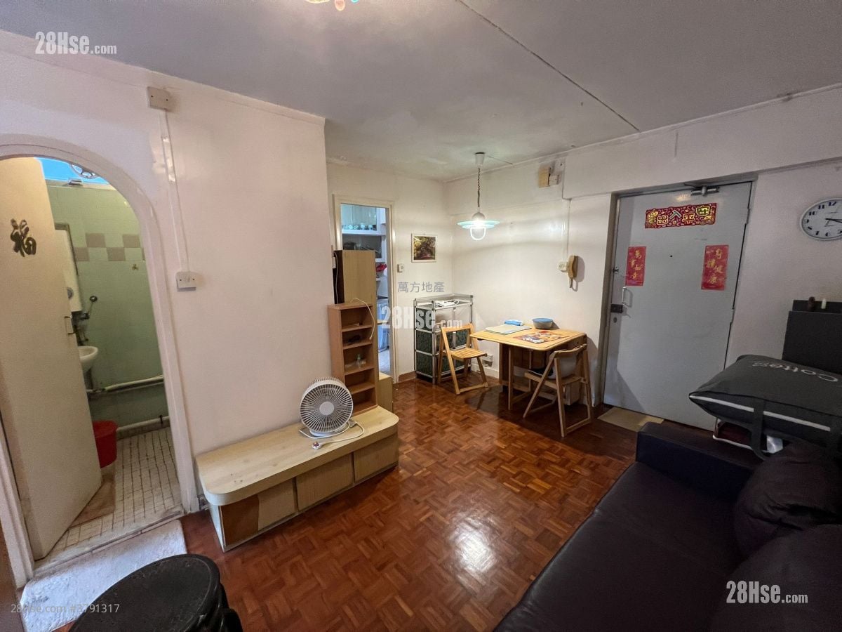 Kwong Lam Court Sell 2 Bedrooms , 1 Bathroom 385 ft²