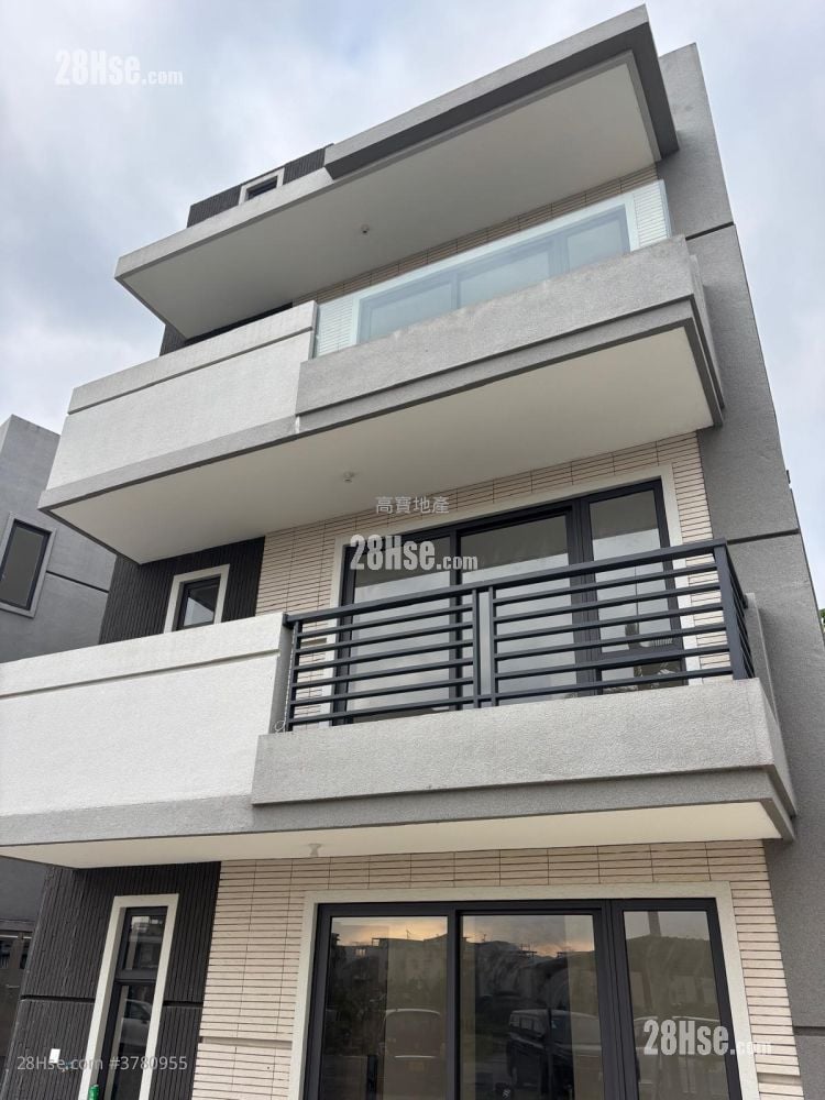 村屋 售盘 3 房 , 1 浴室 700 平方尺