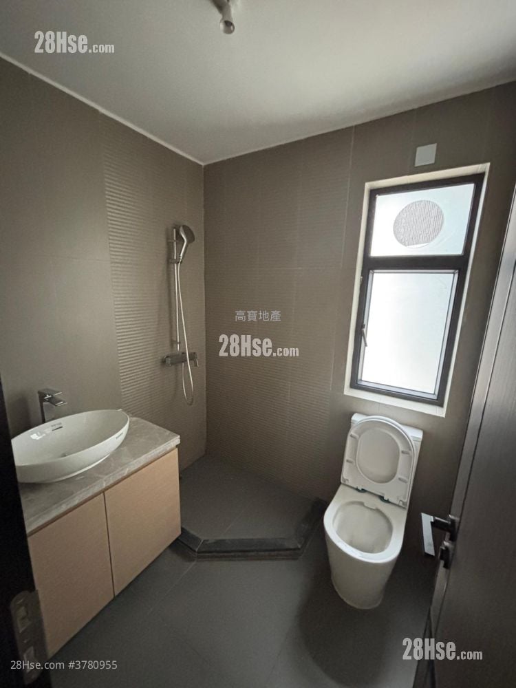 村屋 售盘 3 房 , 1 浴室 700 平方尺