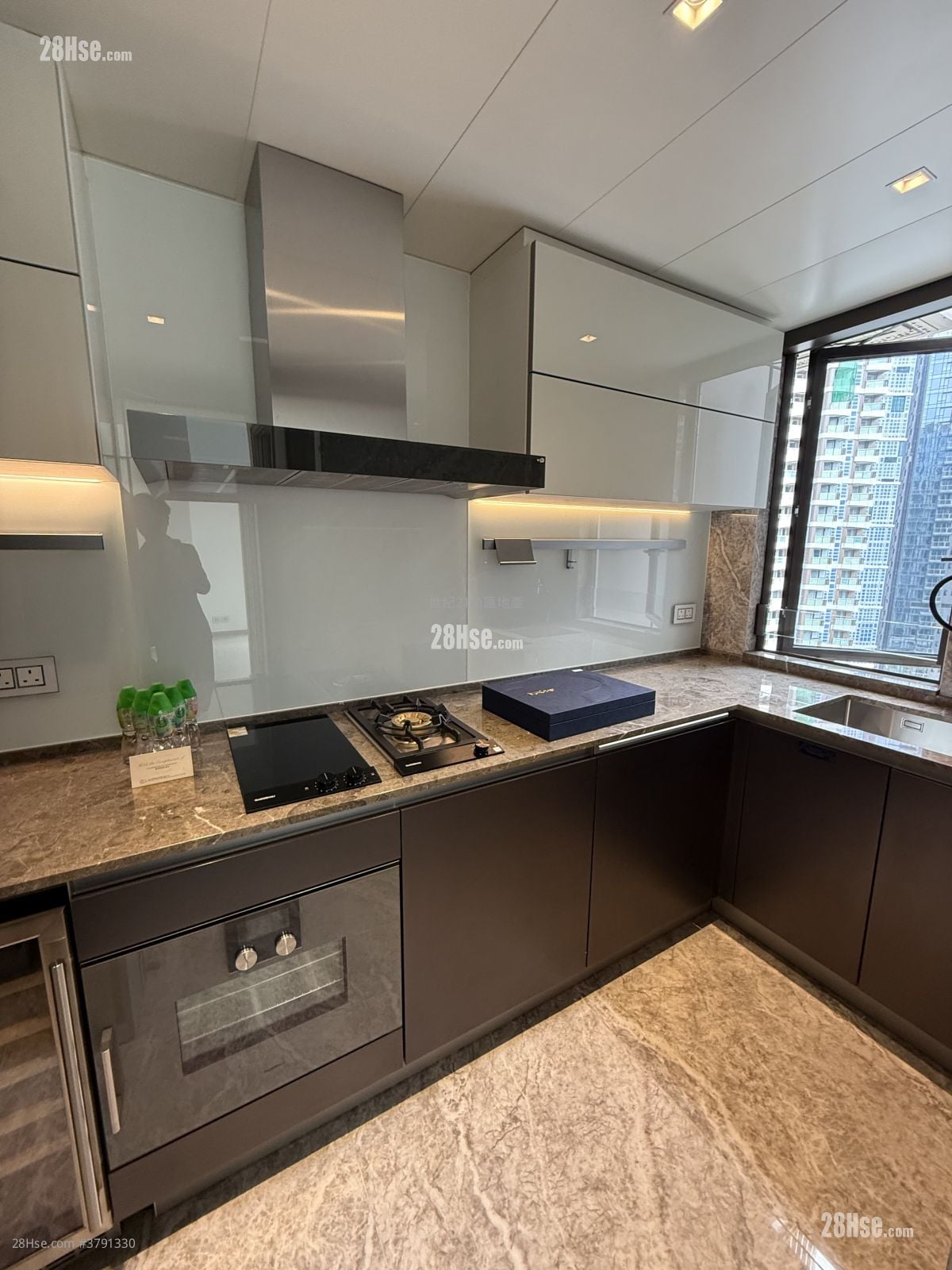 The Southside Sell 3 Bedrooms , 3 Bathrooms 737 ft²