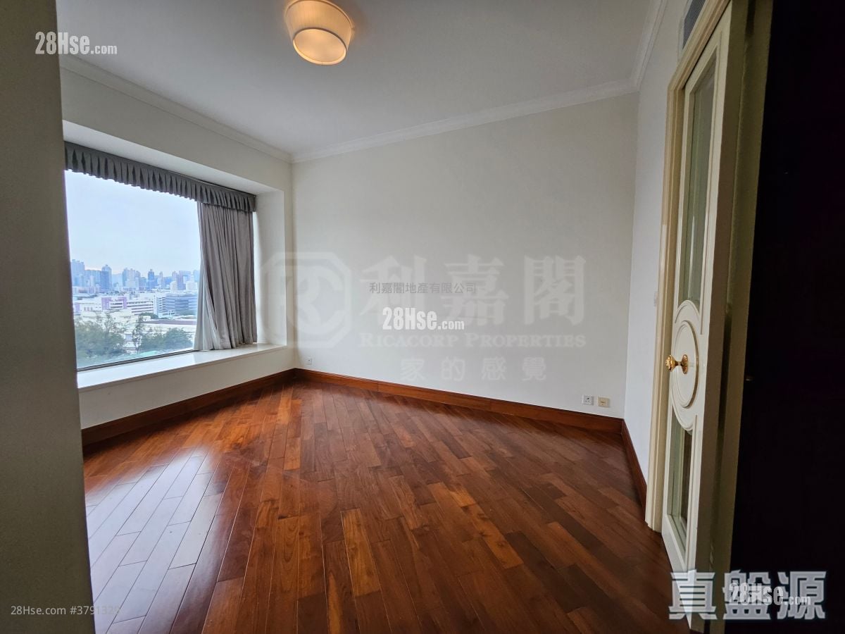 逸珑 售盘 4 房 1,686 平方尺