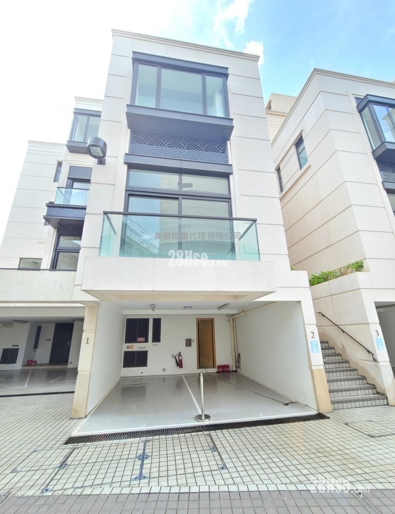 Manor Parc Sell 4 Bedrooms 1,992 ft²