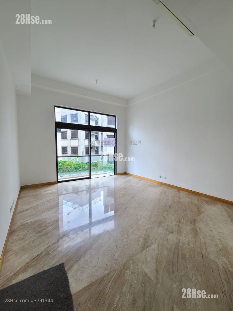 Manor Parc Sell 4 Bedrooms 1,992 ft²