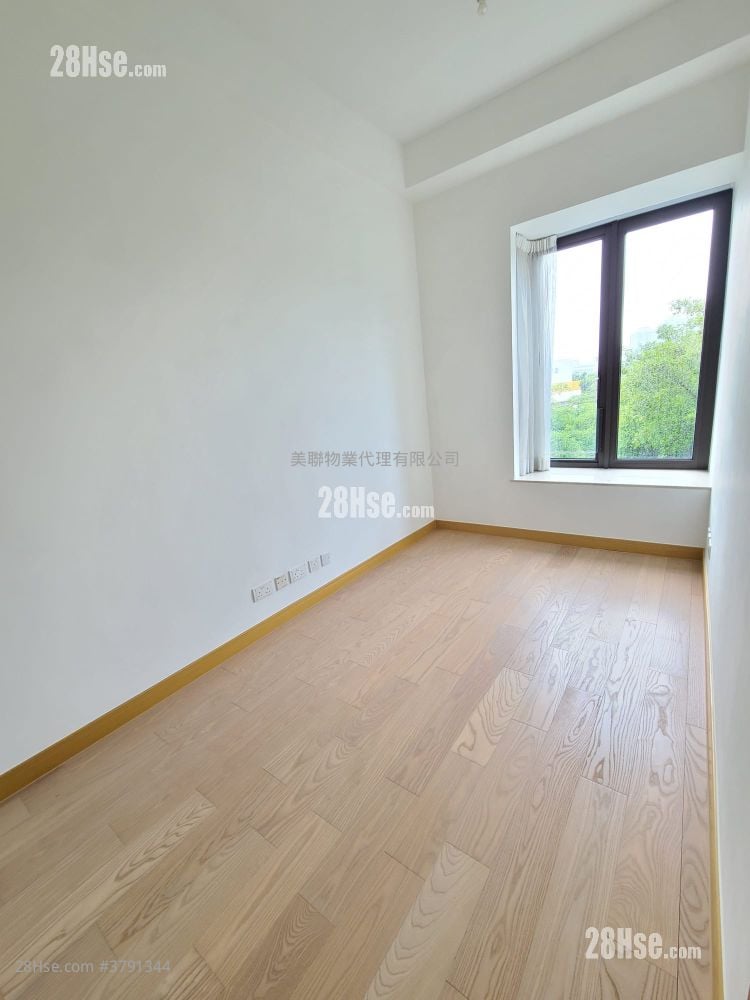 Manor Parc Sell 4 Bedrooms 1,992 ft²