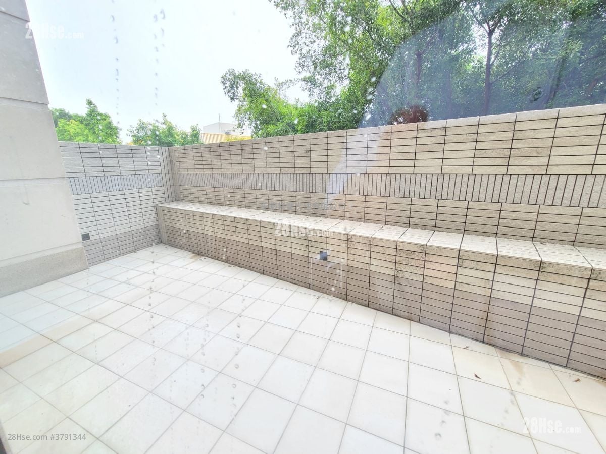 Manor Parc Sell 4 Bedrooms 1,992 ft²