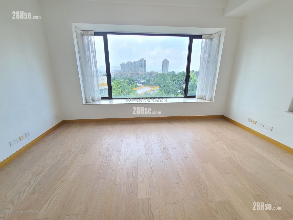 Manor Parc Sell 4 Bedrooms 1,992 ft²