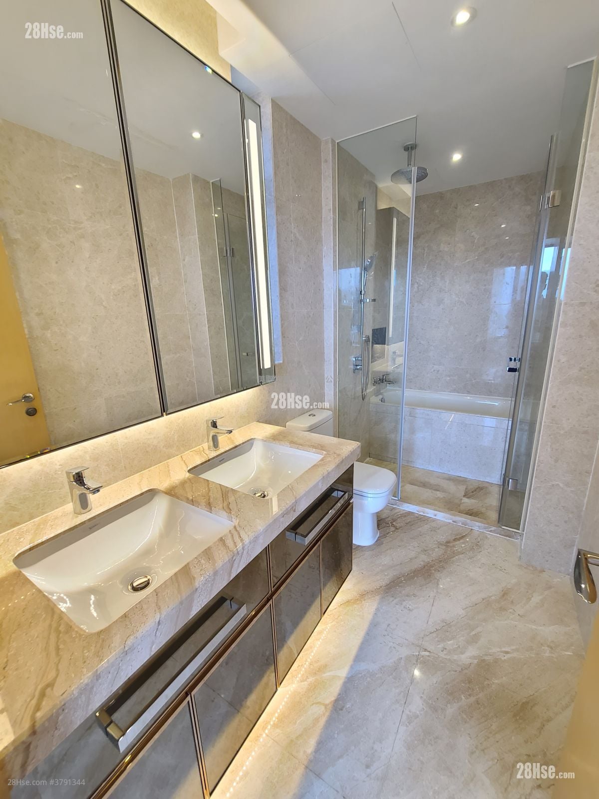 Manor Parc Sell 4 Bedrooms 1,992 ft²