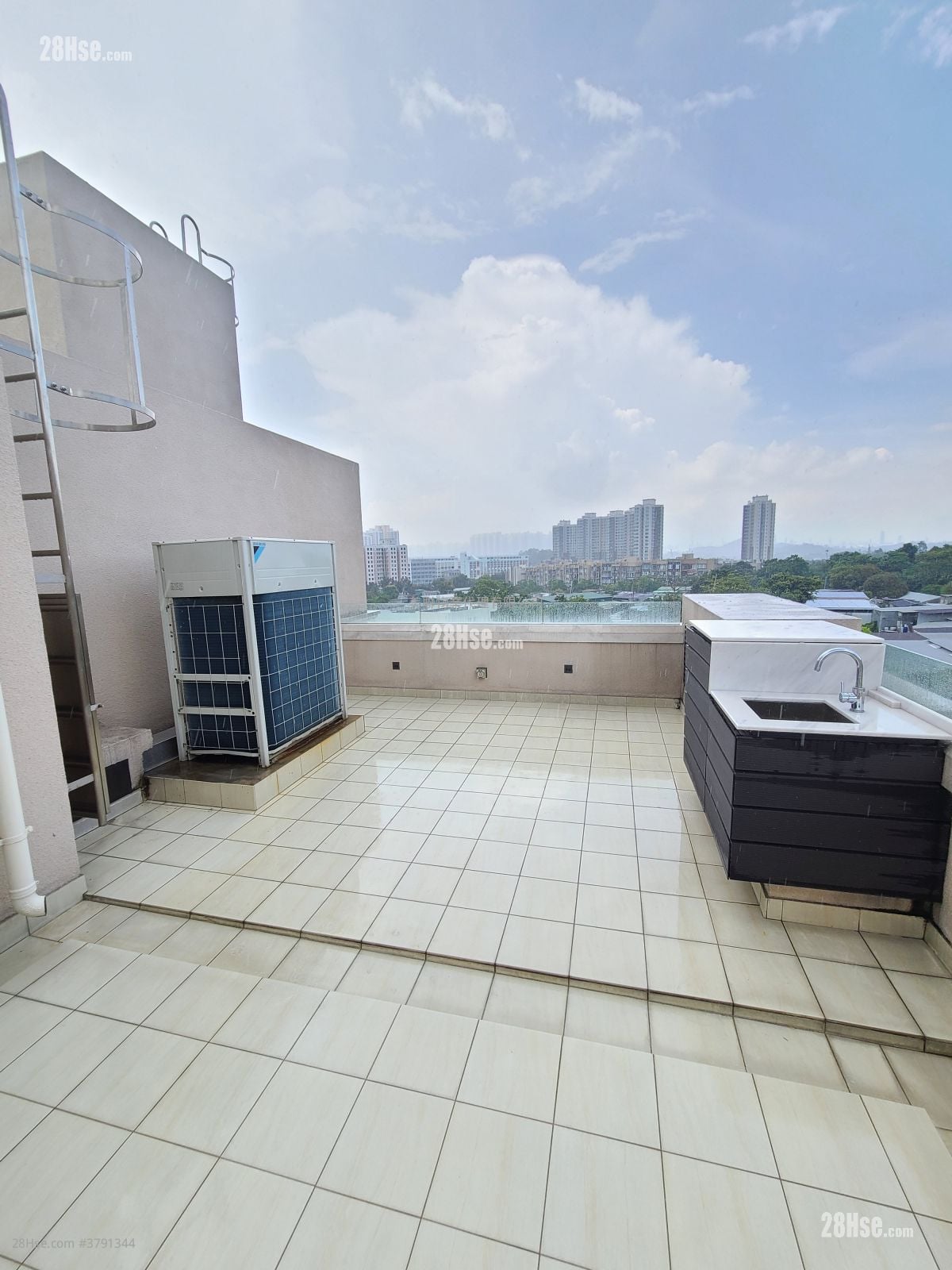 Manor Parc Sell 4 Bedrooms 1,992 ft²