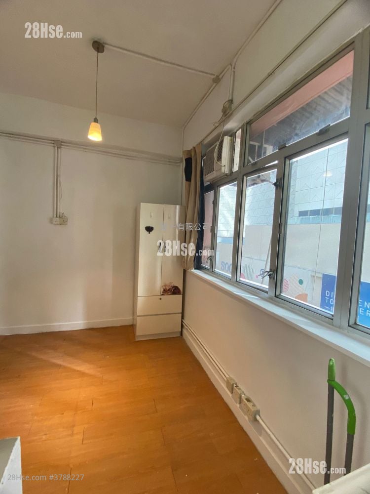 骆克道521号 租盘 开放式间隔 , 1 浴室 140 平方尺