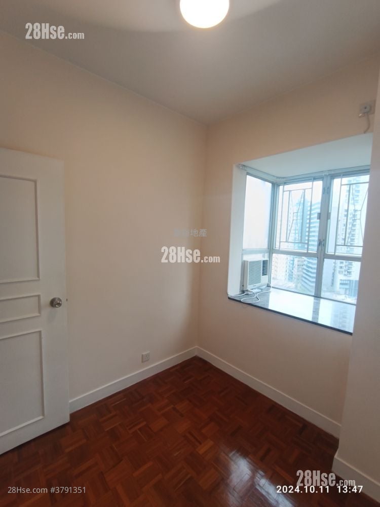 Po Thai Building Rental 2 Bedrooms , 1 Bathroom 357 ft²