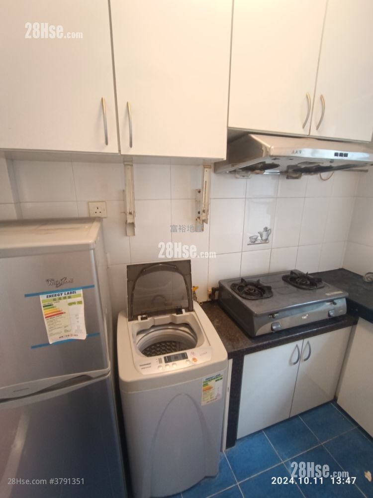 Po Thai Building Rental 2 Bedrooms , 1 Bathroom 357 ft²