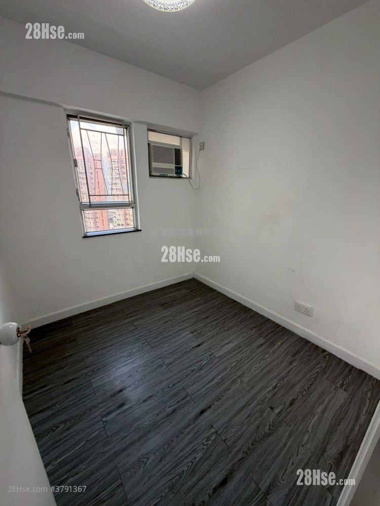 Serene Garden Sell 3 Bedrooms , 1 Bathroom 590 ft²